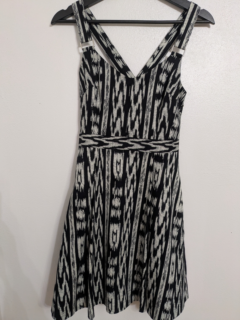 RACHEL Rachel Roy Black and White Ikat V-Neck Mini Dress